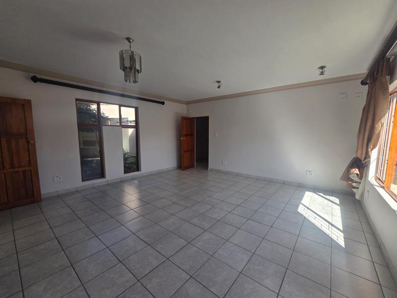 5 Bedroom Property for Sale in Birdwood Estate North West